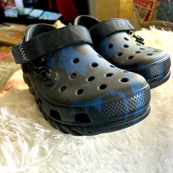 Posty crocs!! Slightly used! Priced to sell - Picture 1 of 3